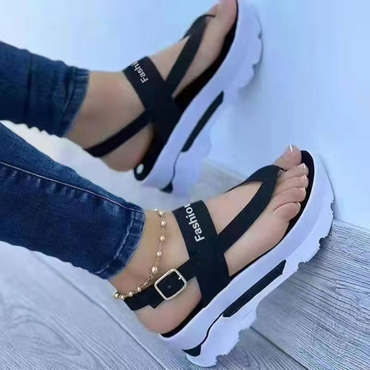 Dame fashionable plateau sandaler med justerbar rem og skridsikker sål Stilla