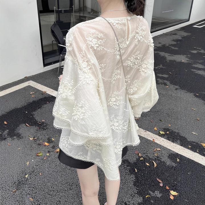 Dame luftig bluse med elegant lace og brede ærmer Stilla