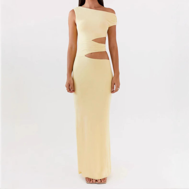 Dame Cut-Out Maxikjole med asymmetrisk design og smal split Stilla