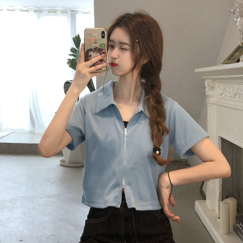 Femme Cropped Zip-Up Bluse med korte ærmer Stilla