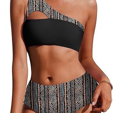 Dame bikini-sæt med asymmetrisk design og blomsterakenter Stilla