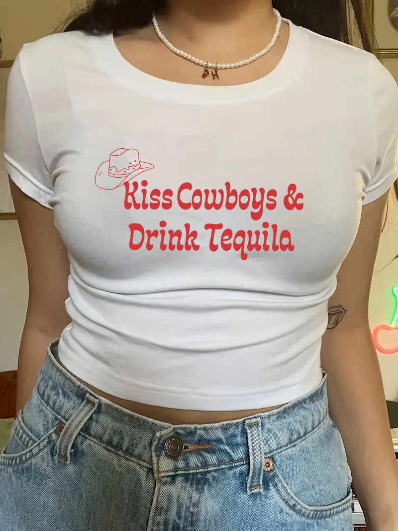 Dame Crop-T-Shirt med kreativt motiv og tætsiddende snit Skovae