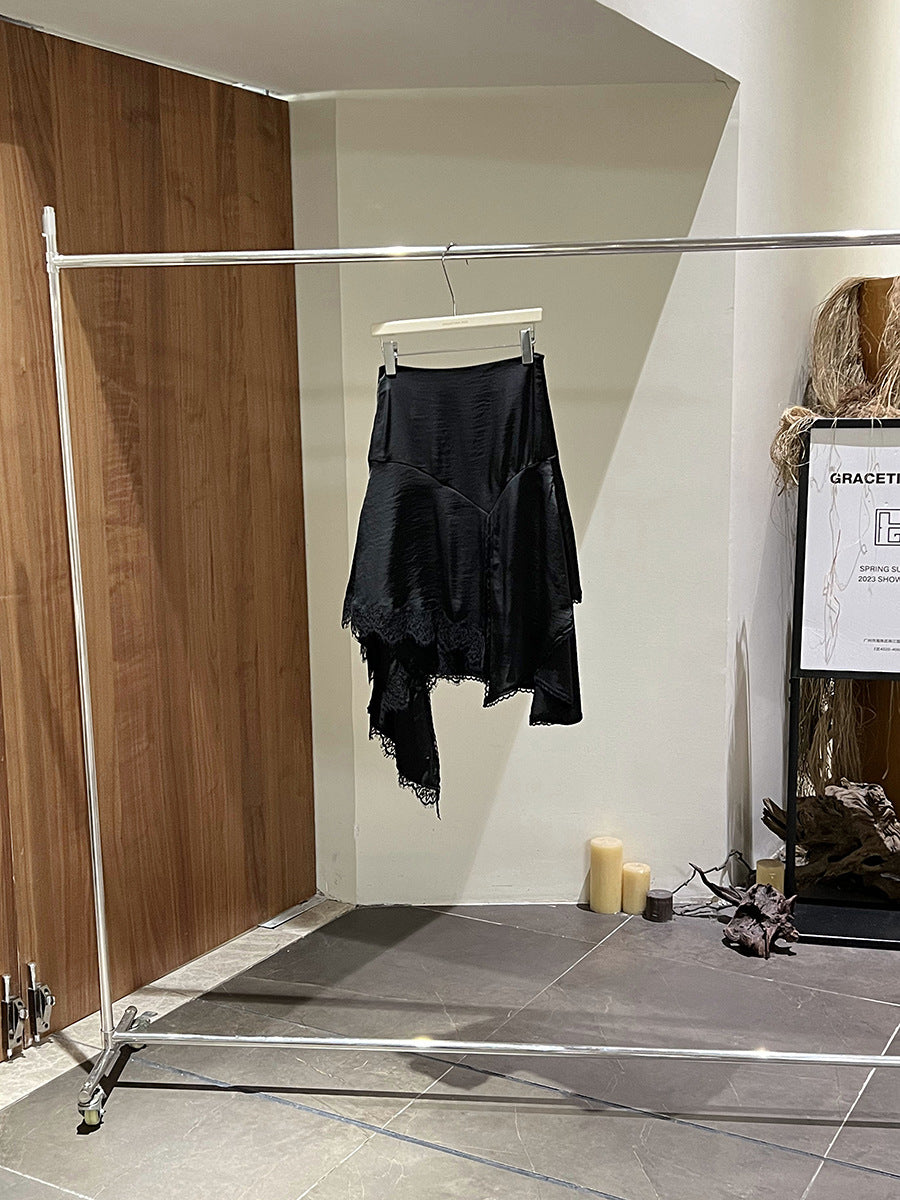 Dame elegant sommernederdel med filigran spidskant og asymmetrisk snit Stilla