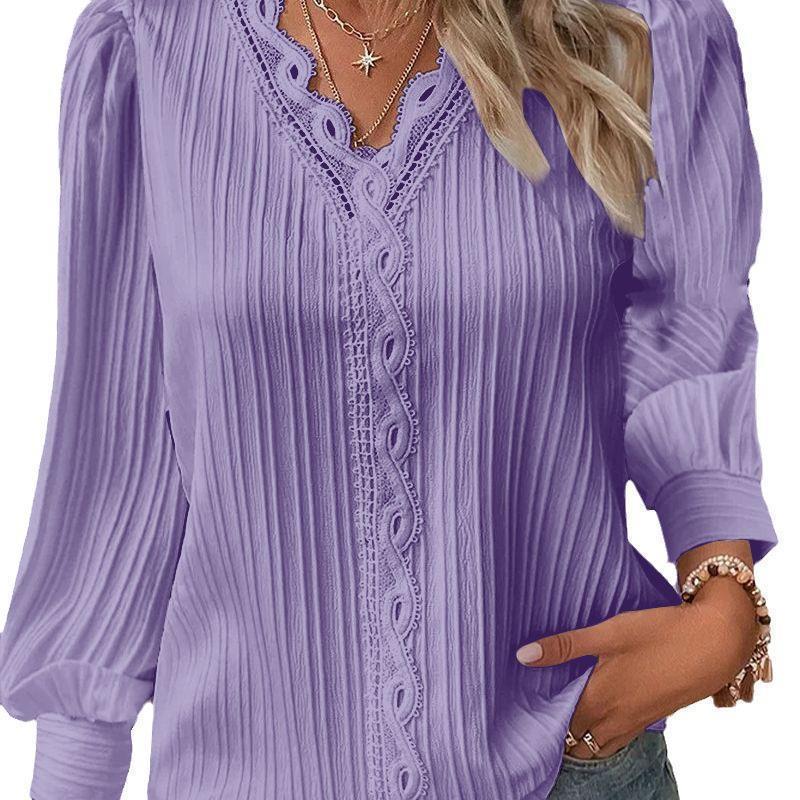 Dame elegant bluse med ruffle detaljer og fine længdestriber Stilla