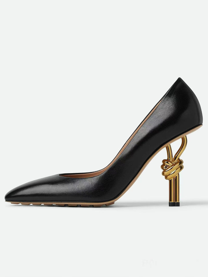 Femme Elegante Spids-Tå Høj-Hæl Pumps med skulpturel gylden accent Stilla