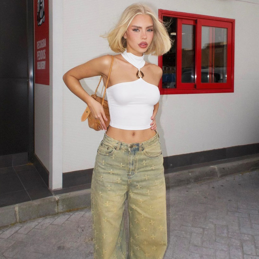 Kvinders sporty crop-top med smagfuld choker og dekorativ detalje Skovae