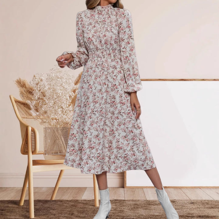 Dame Midikjole med elegant stålkrave og floral dekoration Stilla