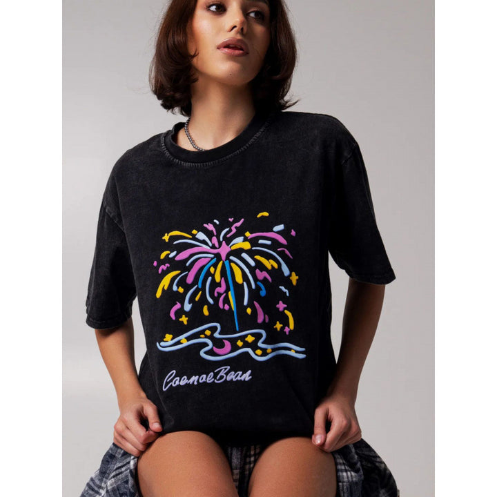 Dame T-shirt med moderne grafikelement og afslappet snit Stilla