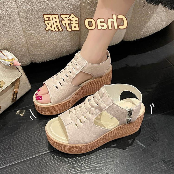 Dame wedge-sandaler med krydset remdesign og behagelig indersål Stilla