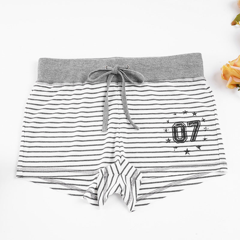 Dame bomulds shorts med komfortabelt gummibånd og trendy stribemønster Skovae