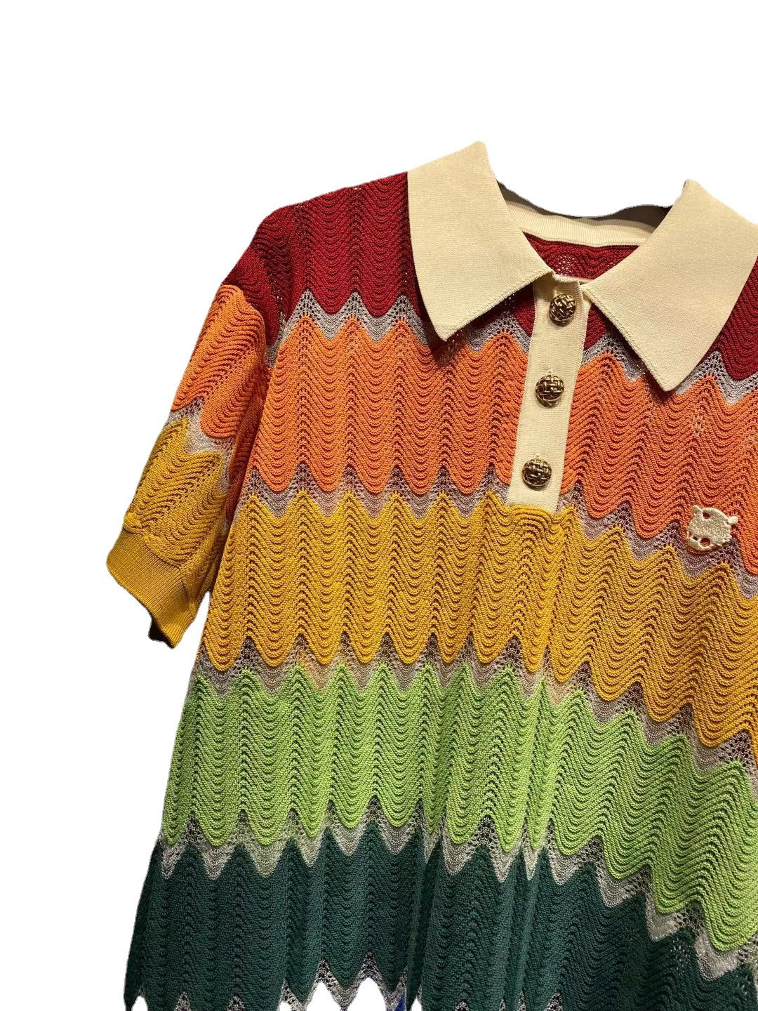 Dame poloshirt med iøjnefaldende bølgemønster og dekorative knapper Stilla