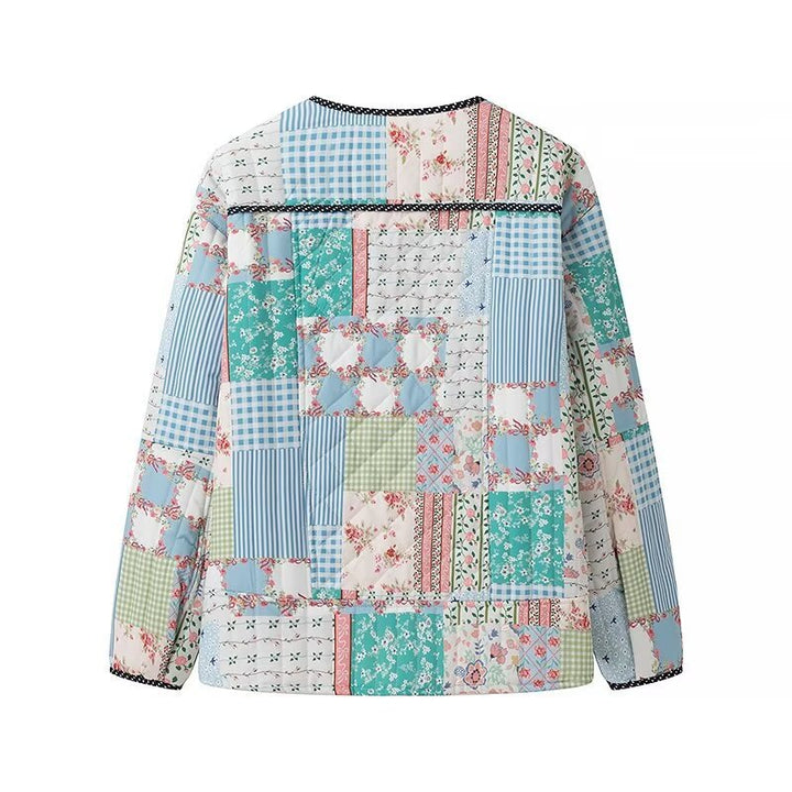Dame patchwork-jakke med knapdetaljer og praktiske lommer Stilla