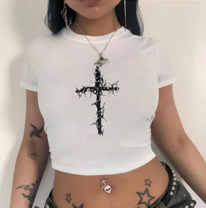 Dame Crop-T-Shirt med animalistisk læbe motiv og iøjnefaldende skrift Skovae