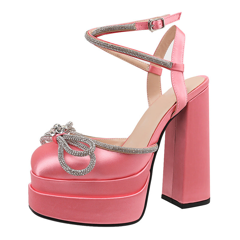 Femme Strappy High-Platform Højhælede med dekorativt Strass-detalje Stilla