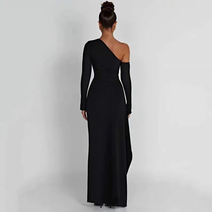 Dame Maxikjole med asymmetrisk udskæring og elegant split Stilla