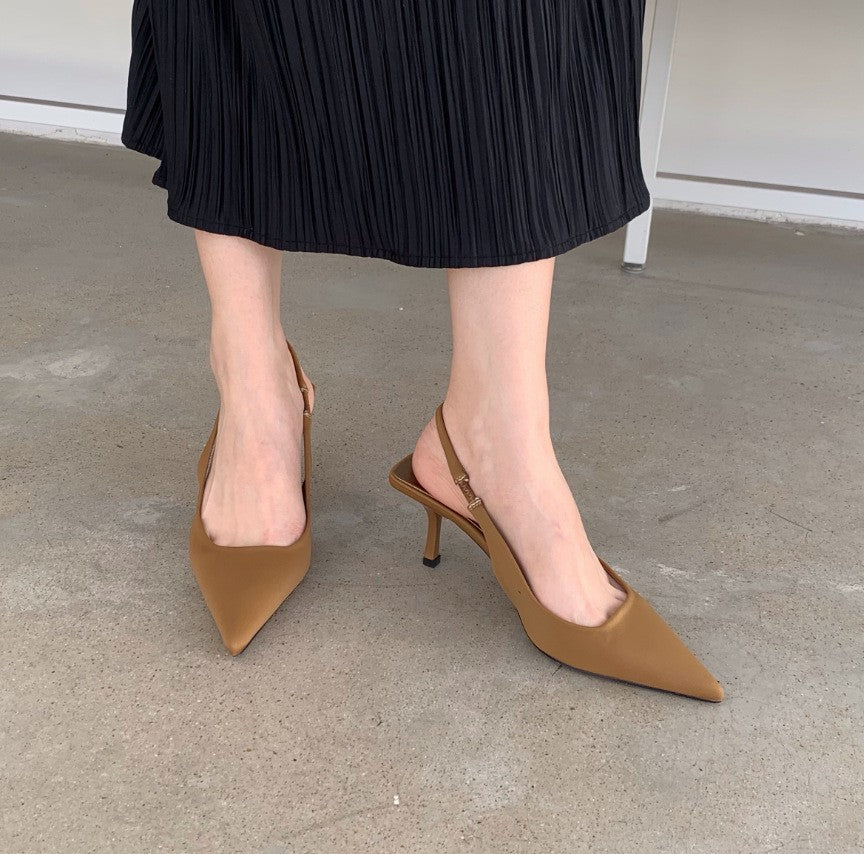 Dame Slingback-pumps med spids tåparti og elegant hæl Stilla