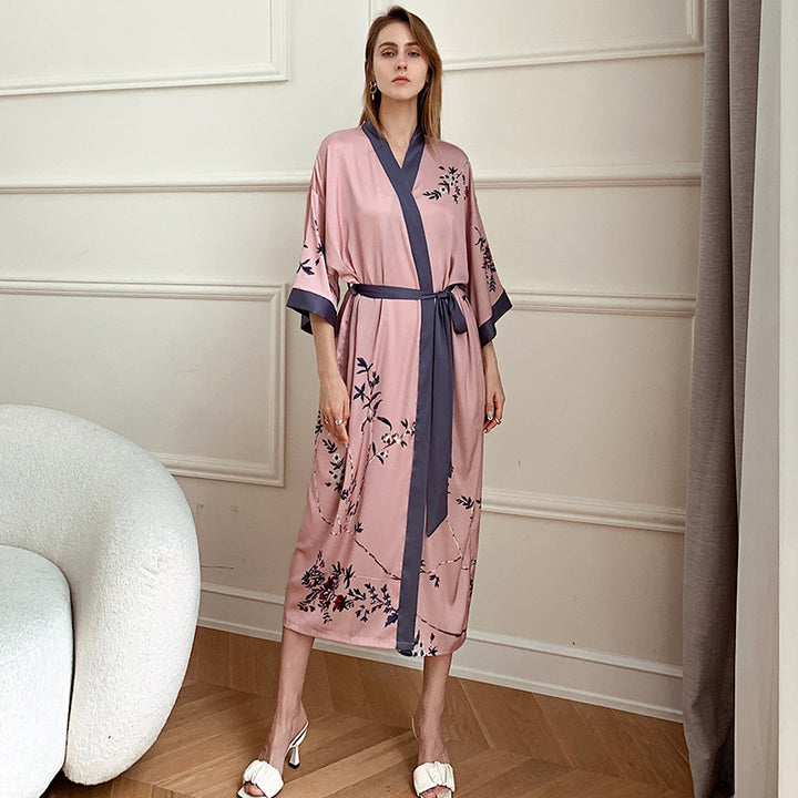 Dame Kimono-Robe med delikat blomsterdesign og flydende snit Stilla
