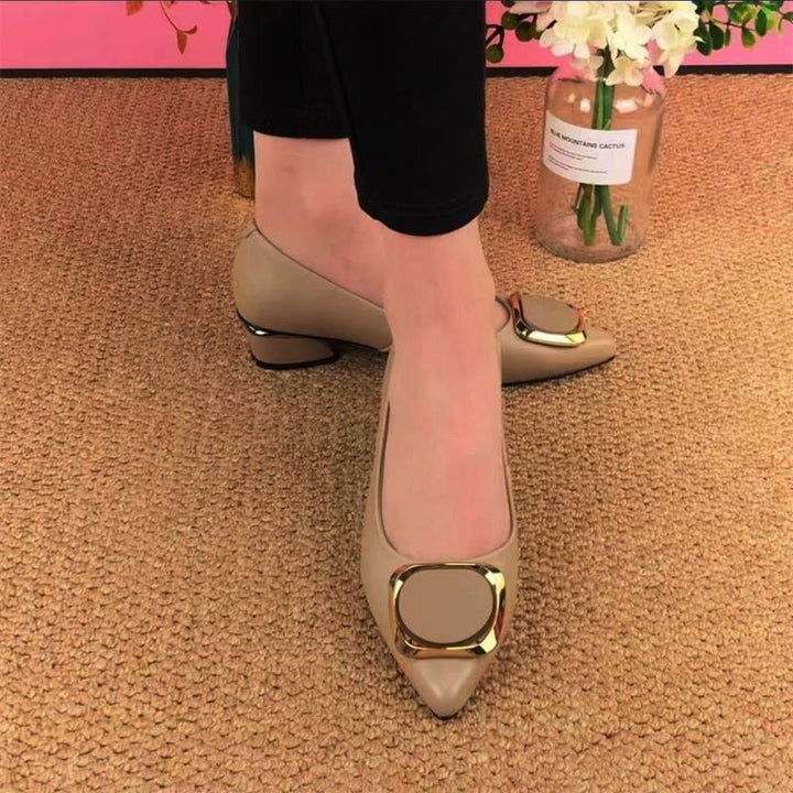 Dame elegante pumps med stilfulde smykkeelement Stilla
