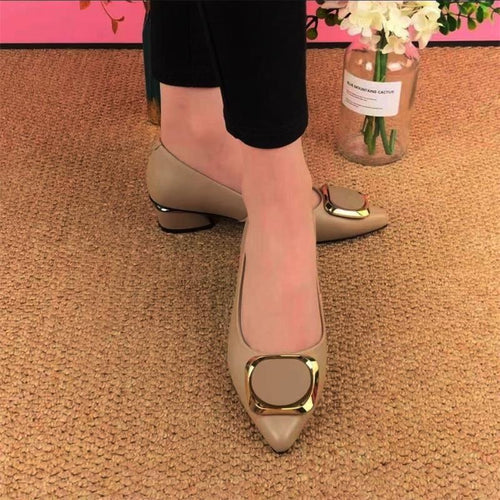 Dame elegante pumps med stilfulde smykkeelement Stilla