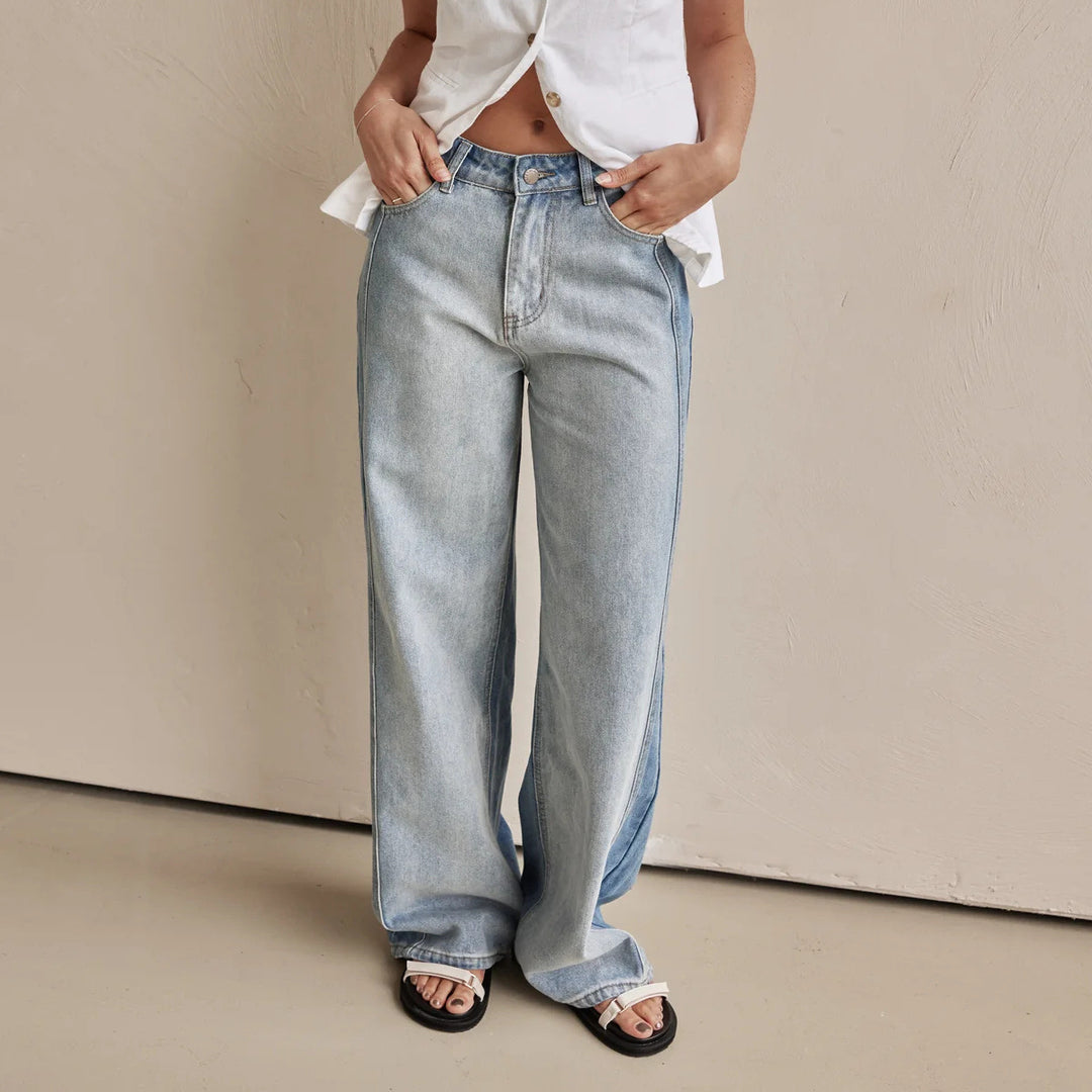 Dame brede jeans i afslappet stil med høj talje og praktiske lommer Stilla