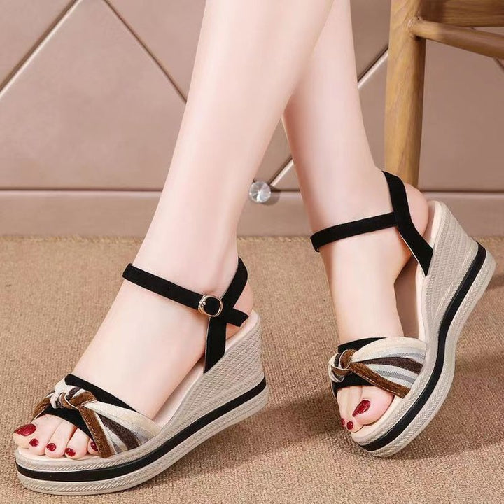 Dame Wedge-sandaler med moderne knude-design og skridsikre såler Stilla