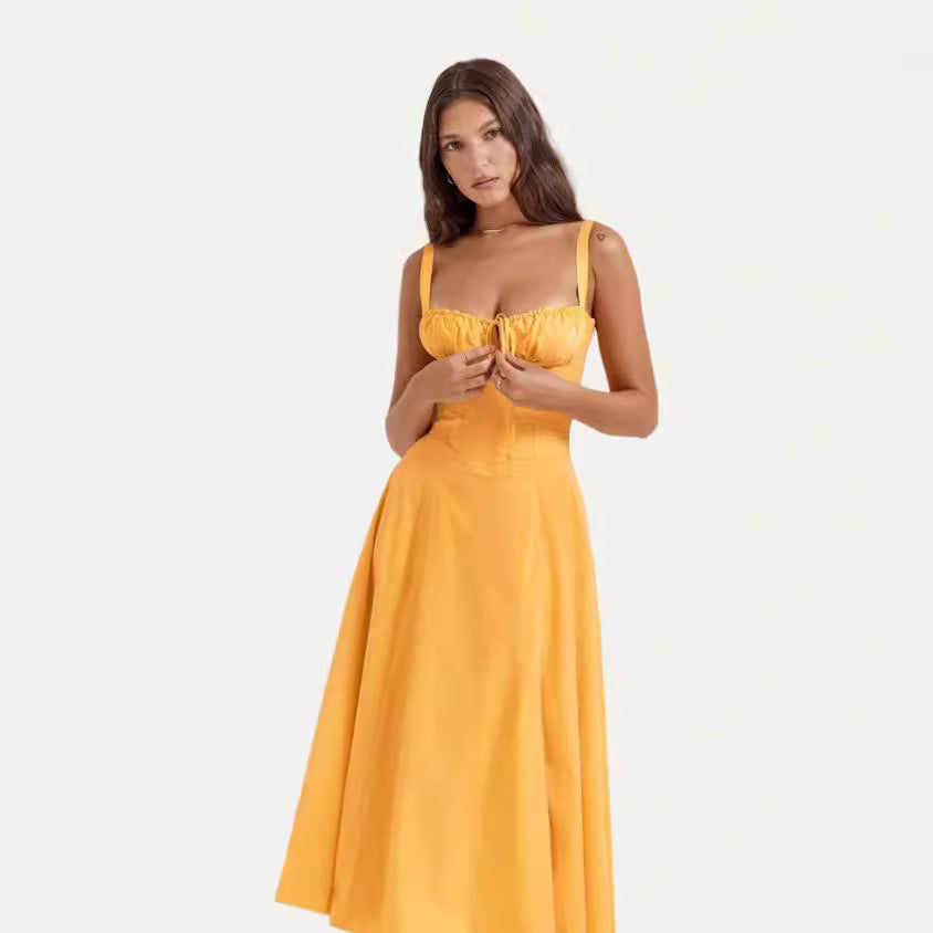 Dame maxikjole med raffineret bustier-overdel og elegant ben-slids Stilla