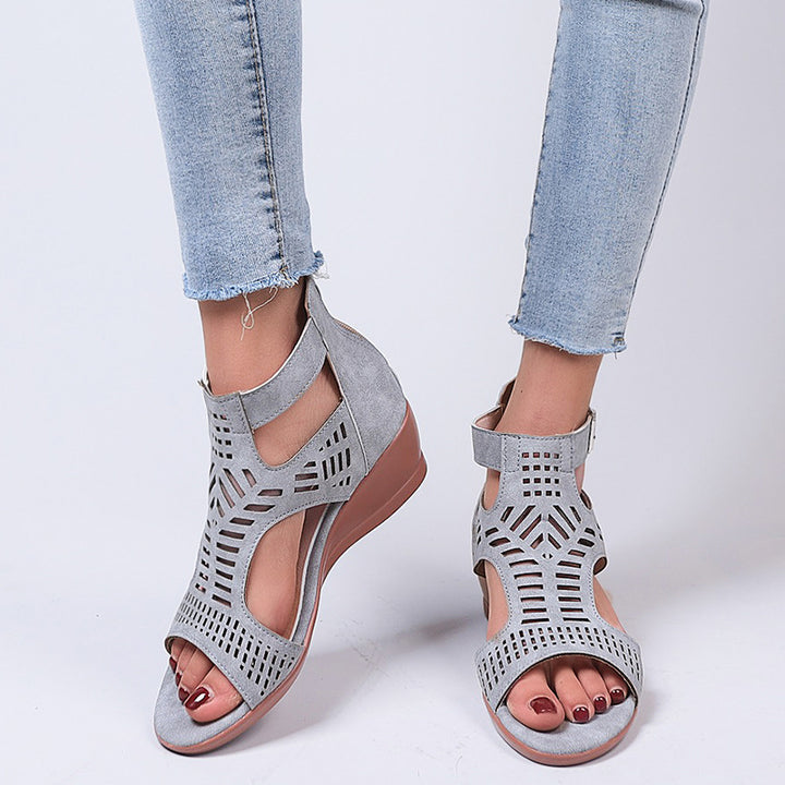 Dame wedge-sandaler med åndbart snit og elegant rem-design Stilla