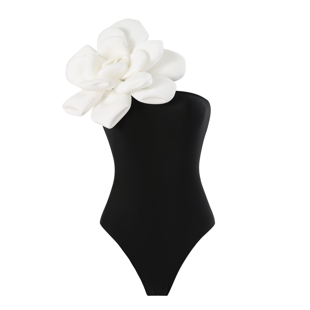 Dame badedragt med blomstrende applikationsdesign og elegant omslagsskjørt Stilla