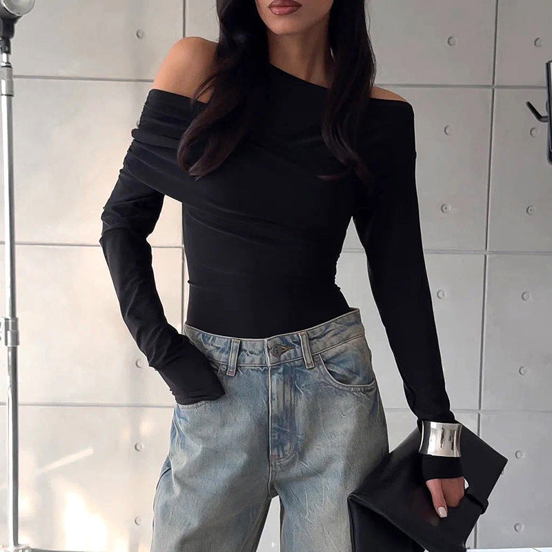 Dame moderne asymmetrisk top med draperet design Stilla