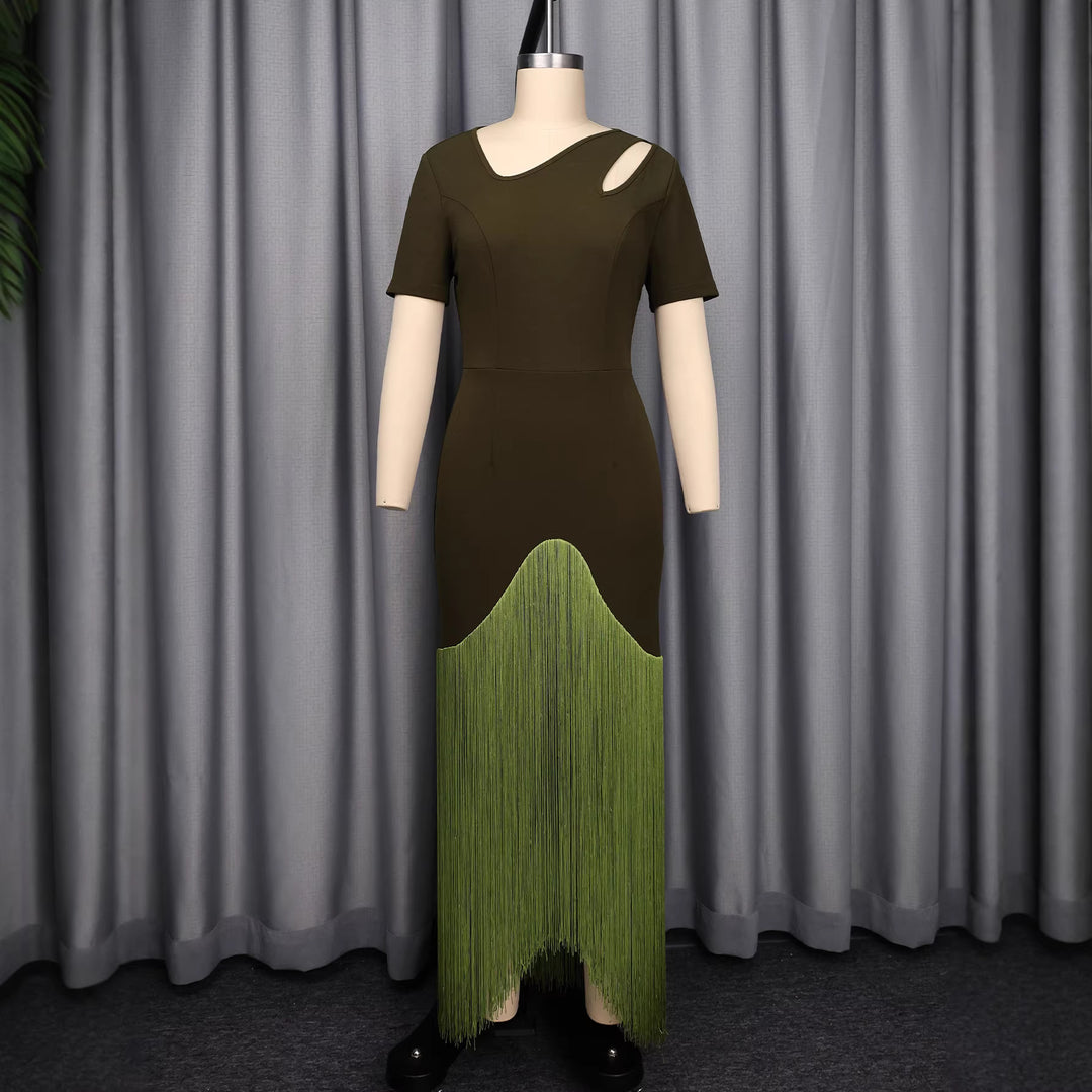 Damer elegant kjole med asymmetrisk kant og moderne cut-out Skovae