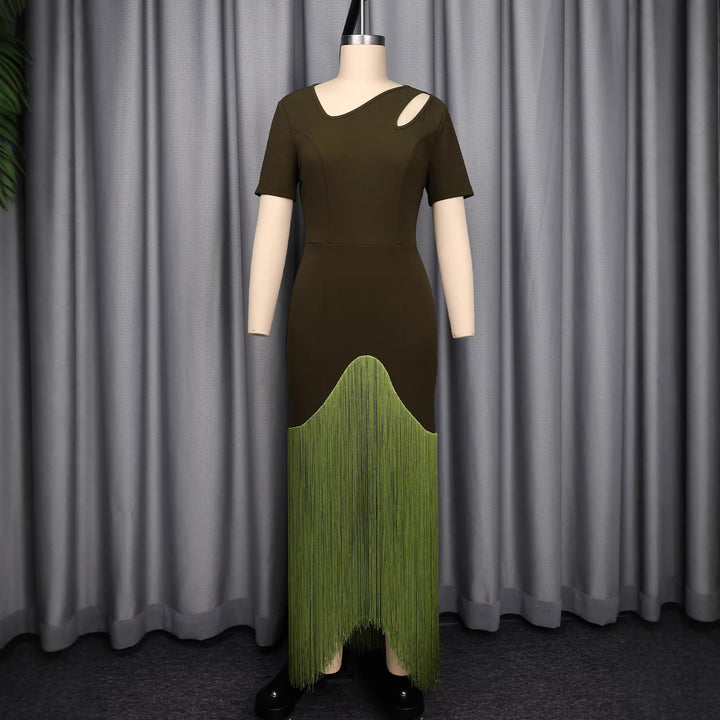 Damer elegant kjole med asymmetrisk kant og moderne cut-out Skovae