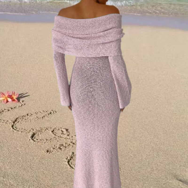 Dame Off-Shoulder Strikkjole med lange ærmer og elegant silhuet Skovae