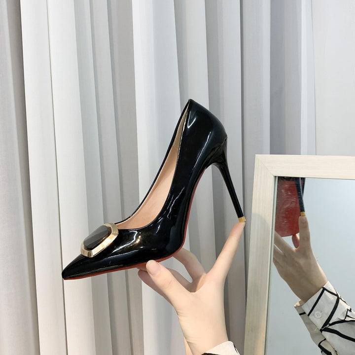 Dame Spitz-Tå Højhælede Pumps med elegant spænde-detalje Stilla