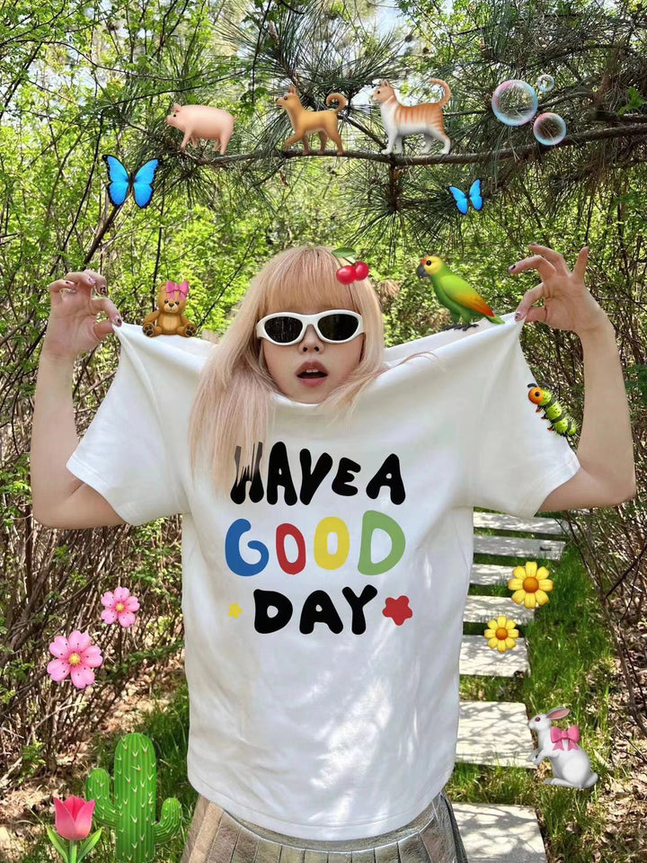 Dame T-shirt med kreativt, farverigt motiv og afslappet pasform Stilla
