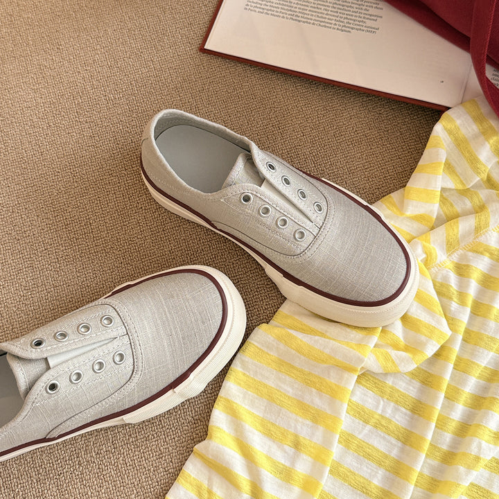 Femme Classic Canvas Slip-On Sneakers Stilla