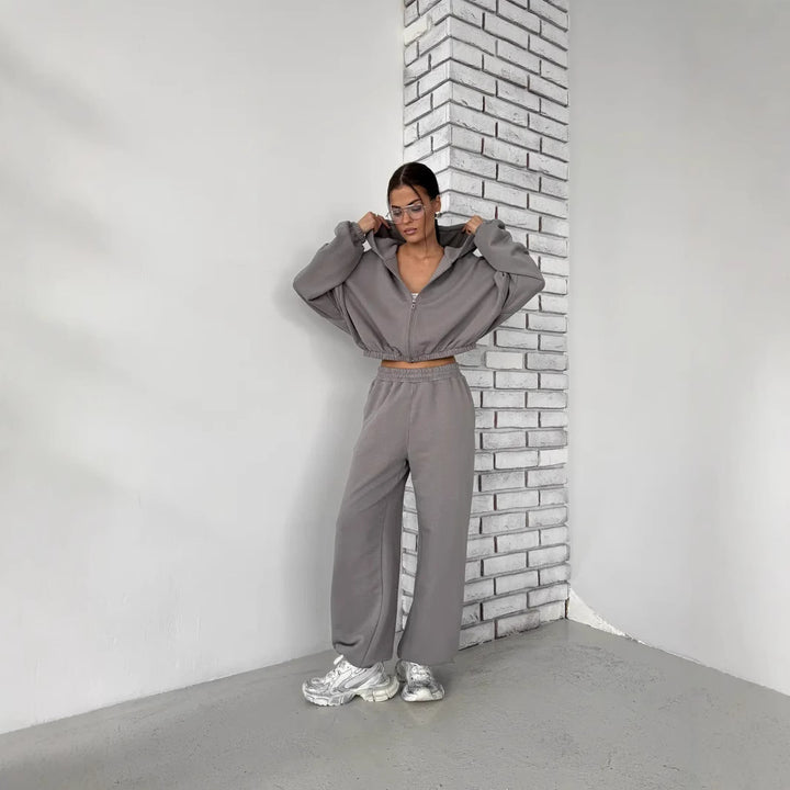 Kvindernes fritidssæt med afslappet oversized jakke og behagelige joggingbukser Skovae