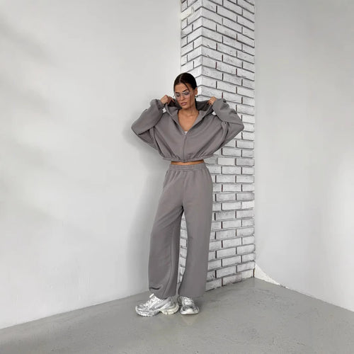 Kvindernes fritidssæt med afslappet oversized jakke og behagelige joggingbukser Skovae