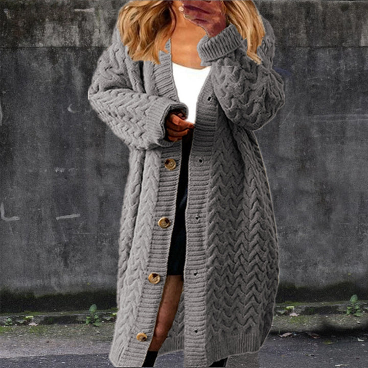 Kvindernes chunky strikket cardigan med tekstureret kabelmønster og praktiske knapper Stilla
