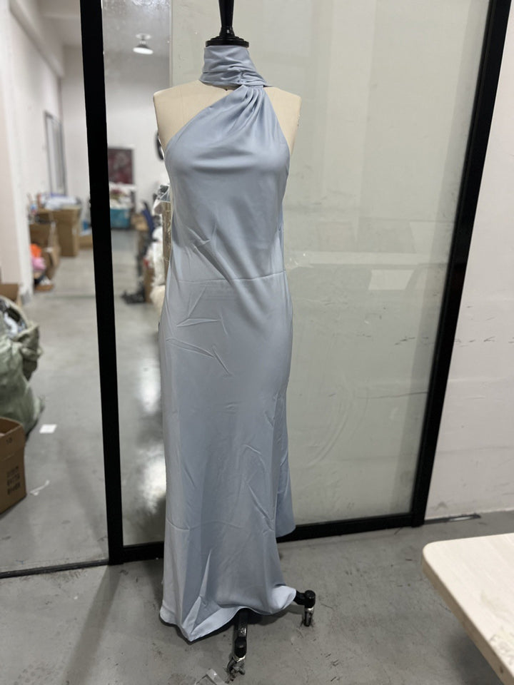 Dame elegant aftenkjole med asymmetrisk snit og imponerende drapering Skovae