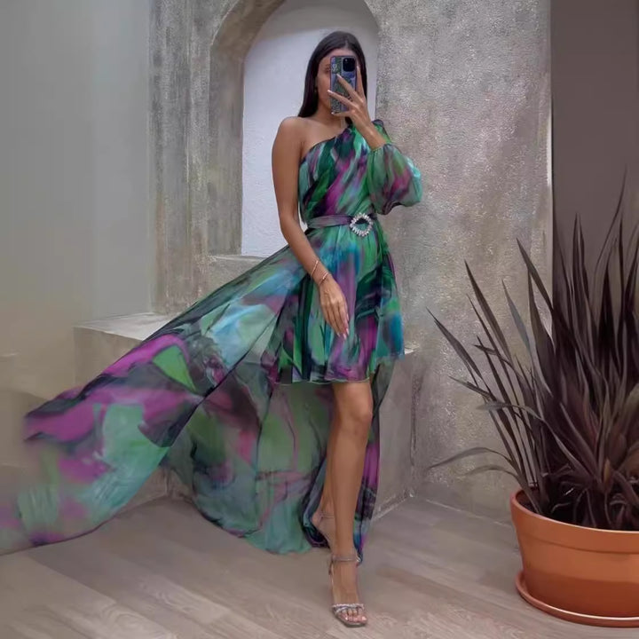 Kvinders én-skulder maxi kjole med gennemsigtig chiffon og asymmetrisk kant
