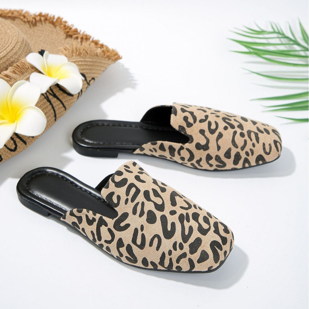 Dame Mules med elegant leopardmønster og behagelig fodseng Stilla