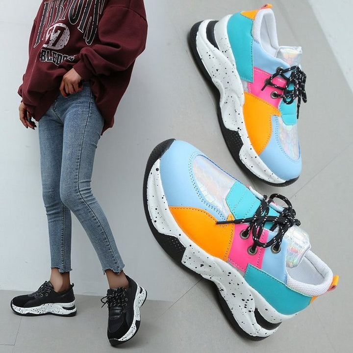 Dame Sneakers i moderne blanding af materialer og iøjnefaldende accenter Stilla