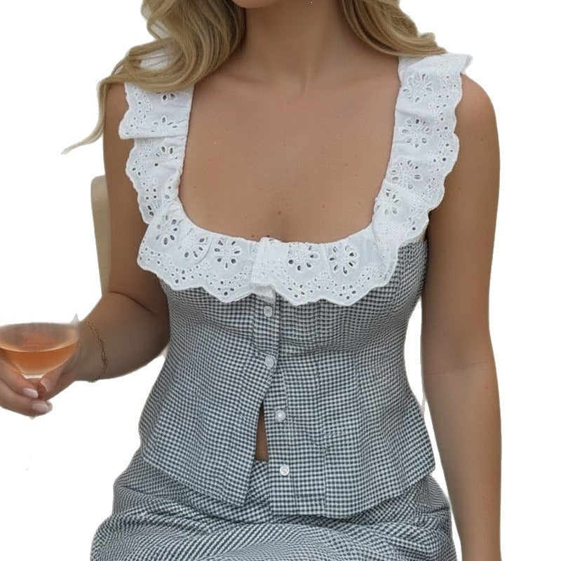 Damen Rüschenoberteil mit auffälligem Kragen und Knopfdetails Skovae