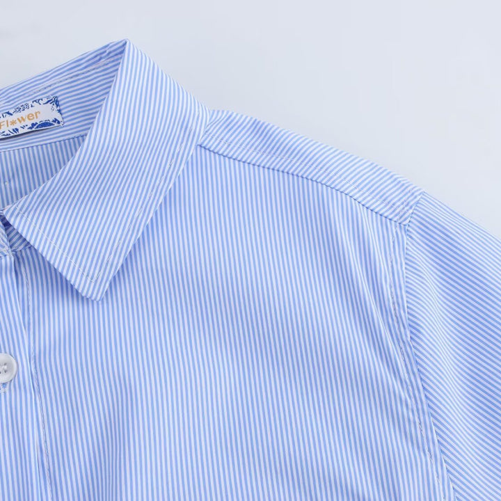 Femme Button-Up Utility Kjole med justerbar snor i taljen Stilla