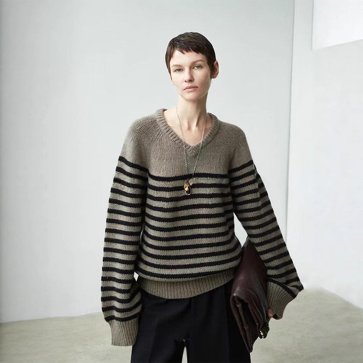 Kvinders afslappede V-hals sweater med striber