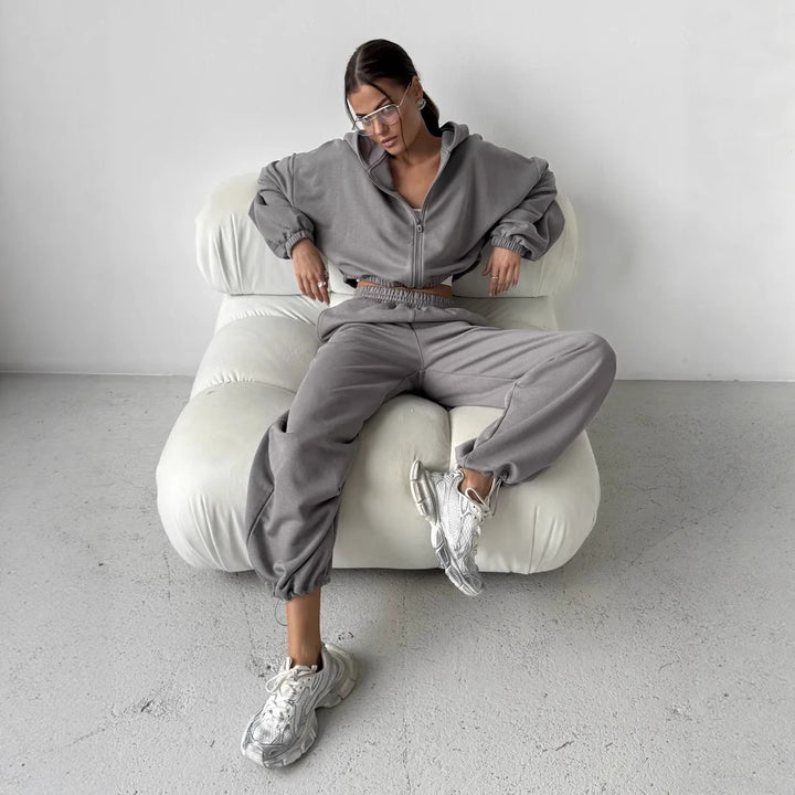 Kvinders sporty loungewear sæt med brede bukser og hættetrøje Skovae
