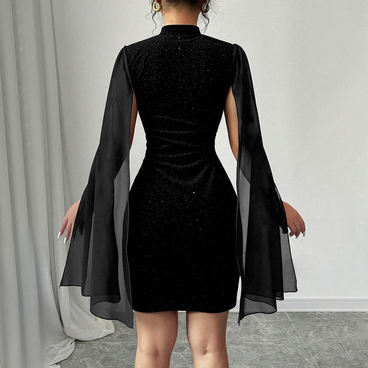 Damer cocktailkjole med transparente overlays og glimmer accenter Stilla