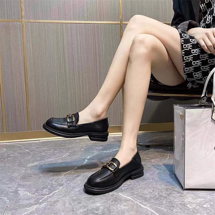 Damer elegante Loafers med mode spænde dekoration og stabil sål Stilla