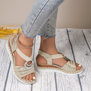 Dame Plateau Sandaler med elegante smykkedetaljer Stilla