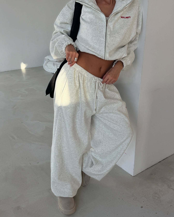 Kvinders sporty fritidstøj med cropped hoodie og brede joggers Stilla